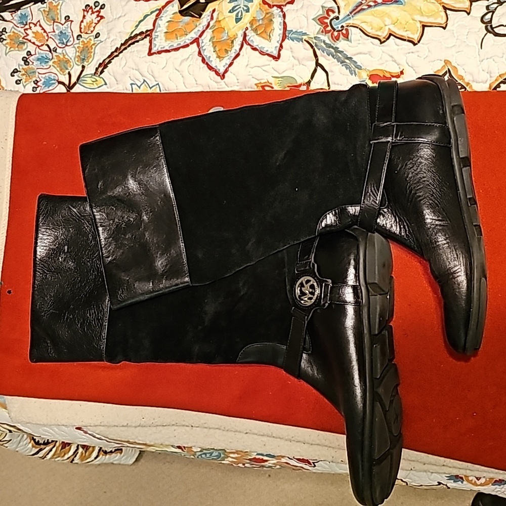 BEAUTIFUL LEATHER & SUEDE BLACK MICHAEL KORS BOOTS 8.5